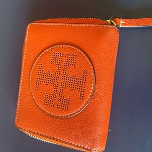 Tory Burch zip around wallet holds credit cards and bills